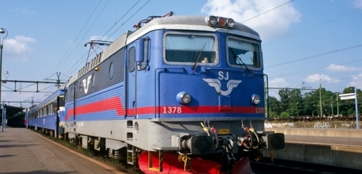 Strojvůdce v létě trápí vysoké teploty v kabině lokomotivy (ilustrační foto).