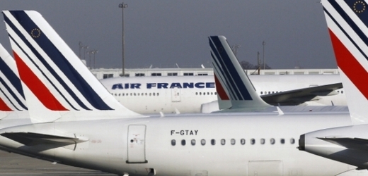 Francouzské odbory letecké dopravy plánují od úterka do čtvrtka stávku.