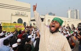 Muslimové v Bangladéši protestují proti ahmadíjům. Nejsou to prý praví muslimové.