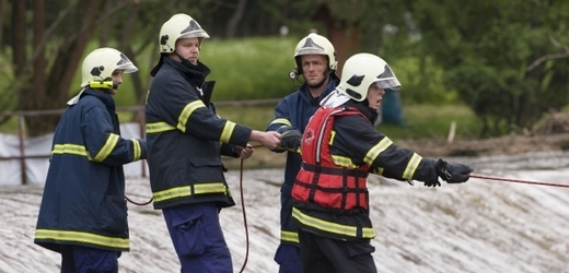 Záplavy v Plzeňském kraji si už vyžádaly tři lidské životy (ilustrační foto).