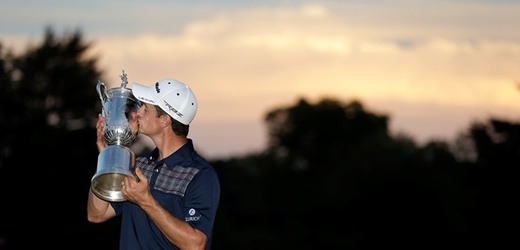 Angličan Justin Rose se stal vítězem 113. golfového US Open a poprvé získal titul na majoru.