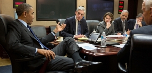 Obama se svým národním bezpečnostním týmem v Bílém domě.