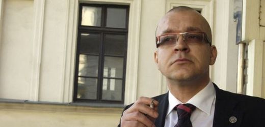 Poslanec Jaroslav Škárka ještě zváží, zda bude pro vládu hlasovat.