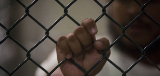 Pustit některé vězně z Guantánama na svobodu by bylo neúměrné riziko.