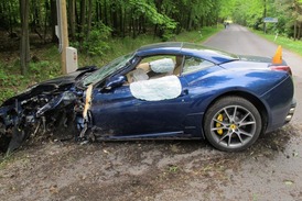 Zničené Ferrari Jakuba Voráčka.
