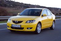 Takhle se představila Mazda3 v roce 2003 v karosářské verzi sedan.