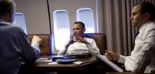 Prezident Obama ve svém letadle Air Force One.