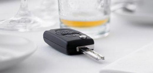 Alkohol a klíček od auta, tohle moc dohromady nejde (ilustrační foto).