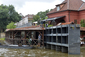 Pracovníci Povodí Vltavy preventivně uzavřeli v úterý protipovodňová vrata v Praze na Čertovce.