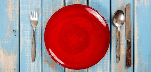 Červená barva podle vědců snižuje množství jídla, které sníte (ilustrační foto).
