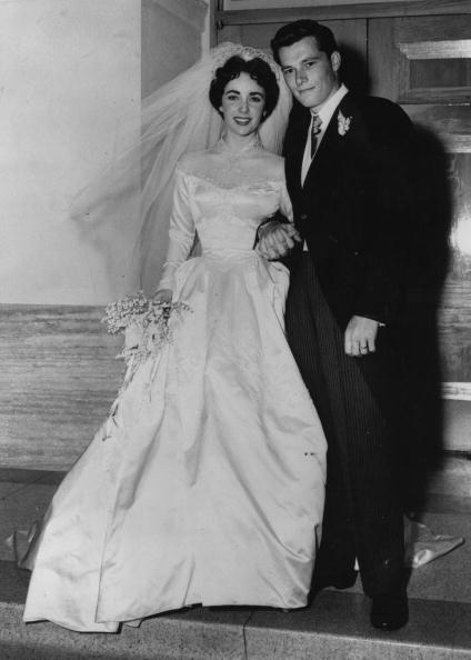 Elisabeth Taylorová se svýmprvním manželem Conradem Hiltonem.