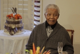 Nelson Mandela v červenci 2012, když slavil 94. narozeniny.