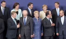 Summit Evropské unie v Bruselu. Petr Nečas vlevo nahoře.