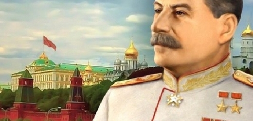 V Kremelské zdi leží i Stalin. Stále k němu chodí truchlicí.