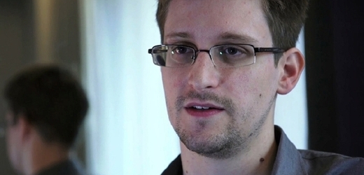 Edward Snowden na snímku deníku The Guardian. 