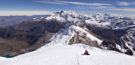 Hora Tocllaraju, na níž lyžař zemřel.