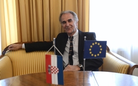Pro Chorvatsko je vstup do EU významný kvůli ekonomickým důvodům, ale vzhledem k nedávné historii i pro zajištění bezpečnosti a stability. Řekl to chorvatský velvyslanec v ČR Frane Krnić.
