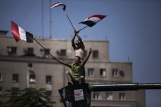 V ulicích jsou lidé nespokojení se situací v Egyptě.