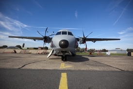 Taktický transportní letoun CASA C-295M, vojenské letiště, 24. základna dopravního letectva Praha.