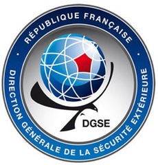 Vládní služba DGSE ve své centrále v Paříži shromažďuje rozsáhlý archiv telefonických hovorů, SMS zpráv, e-mailů a dalších dat.