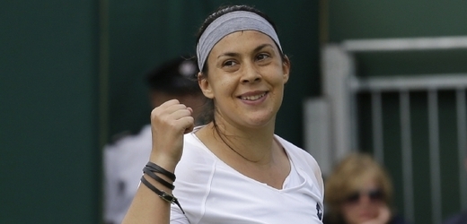 První ženskou finalistkou Wimbledonu se stala Francouzka Marion Bartoliová.