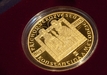Česká národní banka představila zlatou minci v nominální hodnotě 10 tisíc korun. Tu vydala k letošnímu cyrilometodějskému výročí.