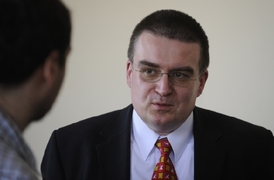 Ministr dopravy Zdeněk Žák chce v první řadě obnovit činnost ministerstva, které bylo v minulosti nesmyslně paralyzováno.
