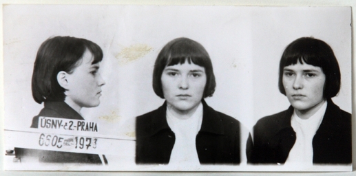 Policejní fotografie Olgy Hepnarové, nejhorší masové vražedkyně poválečných dějin. Byla odsouzena k trestu smrti a 12. března 1975 popravena. (Zdroj: Národní archiv)