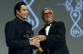 John Travolta se stal nejvýraznější osobností letošního MFF Karlovy Vary. Zastínil dokonce i další významné osobnosti.