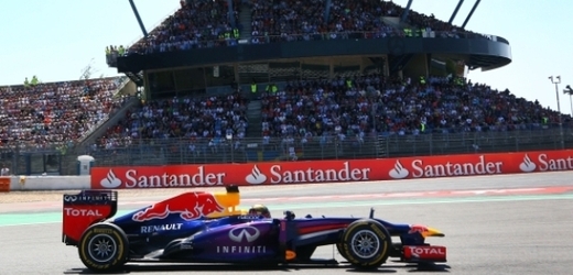 Sabastian Vettel si před domácím publikem dojel pro triumf.