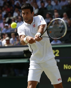 Novak Djokovič se ve finále dopustil příliš mnoha nevynucených chyb.