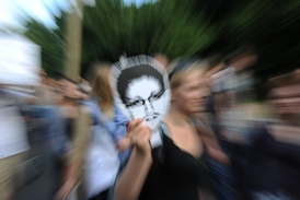 Demonstrace v Berlíně na Snowdenovu podporu.