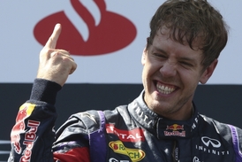 Najít parťáka k Sebastianu Vettelovi? Pro Red Bull hodně ožehavá záležitost.