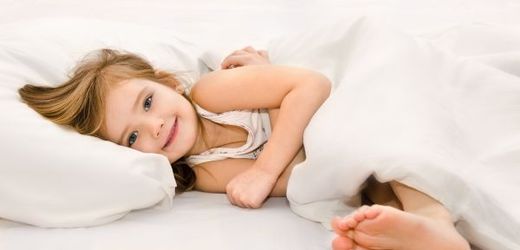 Nepravidelný spánkový režim ovlivňuje výkony dětí (ilustrační foto).