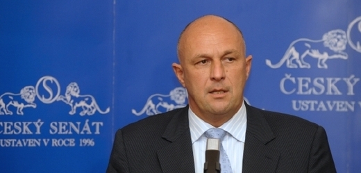 Exministr zdravotnictví Tomáš Julínek byl soudu ušetřen.