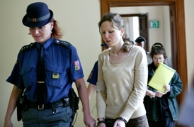 Klára Mauerová v roce 2008 před krajským soudem v Brně.