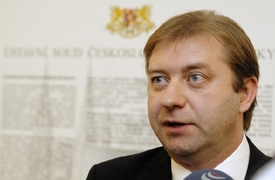 Stínový ministr práce Roman Sklenák neví, kde chce Balvín vzít peníze.