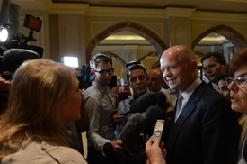 Šéf britské diplomacie William Hague na setkání Přátel Sýrie 22. června v Kataru. 