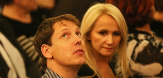 Právník a bývalý premiér Stanislav Gross s manželkou.