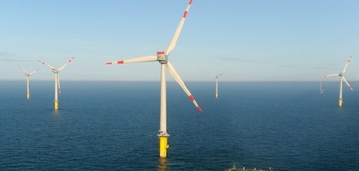 Evropská moře zaplavuje vzrůstající počet větrných elektráren.