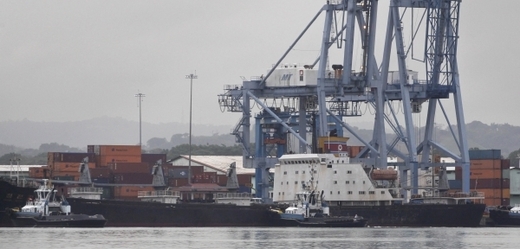 Severokorejská loď v Panamě.