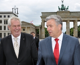 Vysmátý Zeman. Na snímku při návštěvě Berlína s tamním satrostou Wowereitem.