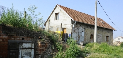 Dům, ve kterém byli 18. července nalezeni tři mrtví novorozenci.