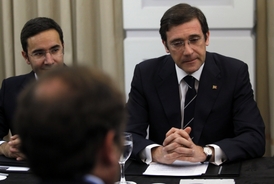 Portugalský premiér Pedro Passos Coelho (vpravo) a místopředseda vlády Paulo Portas.