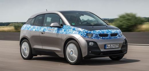 Elektromobil i3 plánuje BMW prodávat také prostřednictvím internetu.