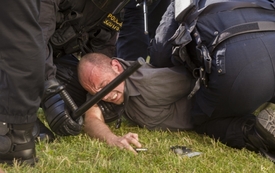 Při protiromském shromáždění na českobudějovickém sídlišti Máj zadrželi policisté 13. července dvě až tři desítky radikálů.