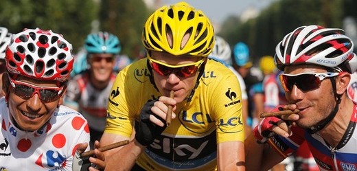 Chris Froome (uprostřed), vítěz letošní Tour de France.