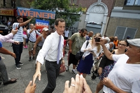 Přes sexuální skandálky nepřestává Weiner toužit po křesle starosty New Yorku.
