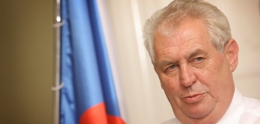 Prezident Miloš Zeman posouvá zemi k poloprezidentskému systému.