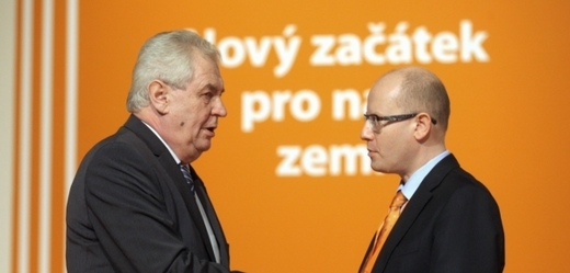 Miloš Zeman a Bohuslav Sobotka se zrovna nemusejí.